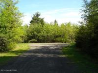 53 Sioux Ct, Long Pond, PA 18334