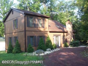 BIG HOME 4 little $$$$$$$$...in Pocono Lake.  18347--4 bedrooms, 3 full baths in Arrowhead Lakes 8347