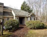 1057 Crestwoods Drive, Pocono Pines, PA 18350