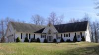 106 Lonely Wolf Ct, Long Pond, PA 18334