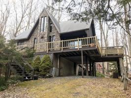 145 Omaha Trl, Pocono Lake, PA 18347