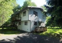 1030 Wyoming Dr, Pocono Lake, PA 18347