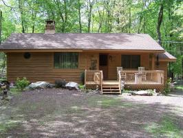 20 Greenwood Rd, Lake Harmony, PA 18624