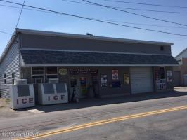 250 N Pine St, Summit Hill, PA 18350