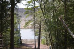 25 Lakeside Dr, White Haven, PA 18661