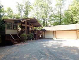 1284 Redwood Terrace, Pocono Pines, PA 18350