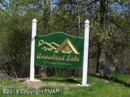 10 Ottawa Trl, Pocono Lake, PA 12864