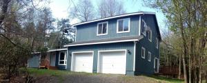 12 Hickory Dr, Lake Harmony, PA 18624