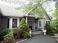 743 Pinecrest Dr, Pocono Pines, PA 18350