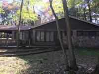 11 Red Oak Rd, Lake Harmony, PA 18624