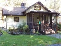 2212 Abby Rd, Pocono Pines, PA 18350