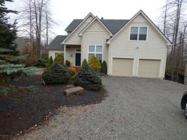 122 Skytop Rd, Pocono Pines, PA 18350