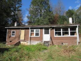 21 Laurel Ln, Albrightsville, PA 18210