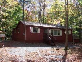 198 Wyalusing Dr, Pocono Lake, PA 18347