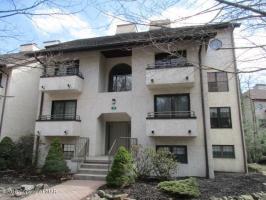 15 Midlake Drive, Lake Harmony, PA 18624