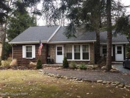 46 Split Rock Rd, Lake Harmony, PA 18624