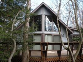 102 Frost Ln, Albrightsville, PA 18210