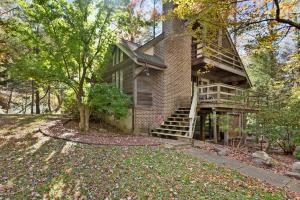 3139 Old Lake Ave, Pocono Pines, PA 18350