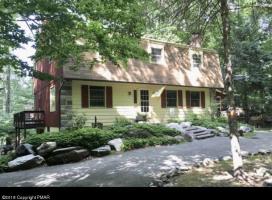 2515 Hawk View Court, Pocono Lake, PA 18347