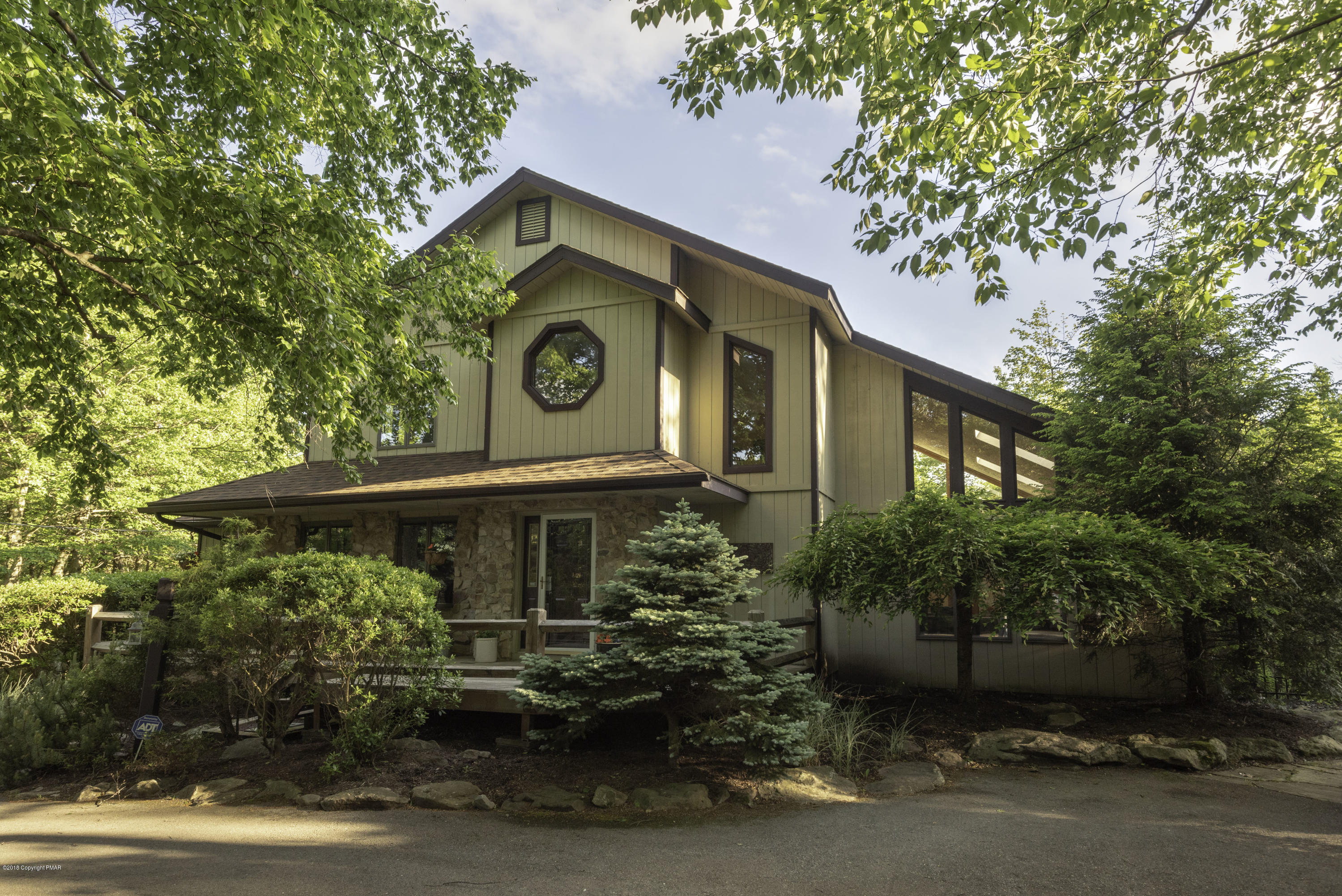 Split Rock Walk To The Lake Posts