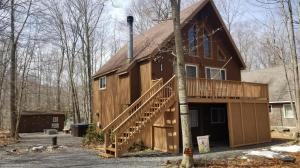 641 Maxatawny Dr, Pocono Lake, PA 18347