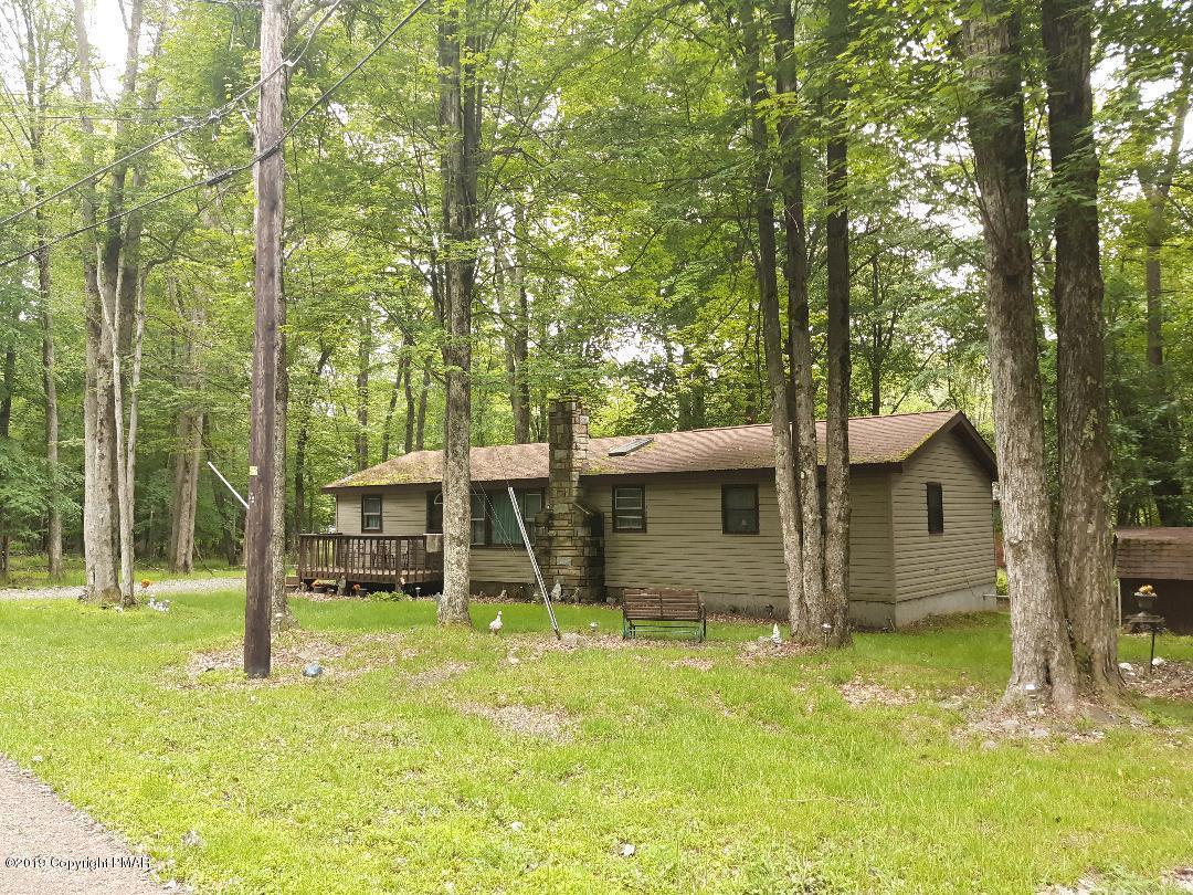 $105,888 on 2 lots...one set of dues and one set of taxes 3 bedrooms, 2 full baths, new kitchen with granite counters, huge master suite, sold furnished...oh yeah...there's a screen porch to enjoy nature...call today for your appt and then you can walk to