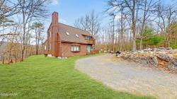 1239 Mink Trail Bushkill, PA 18324