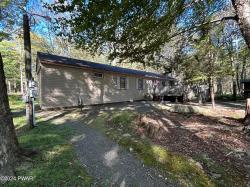 15 Mohican Path Gouldsboro, PA 18424