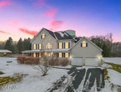 110 Overlook Lane Lords Valley, PA 18428