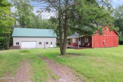 62 Poplar Road Pleasant Mount, PA 18453