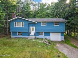 1026 Indian Drive Lake Ariel, PA 18436