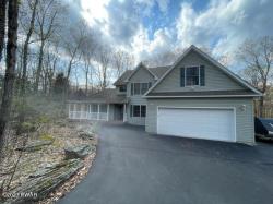 801 Long Ridge Court Lords Valley, PA 18428