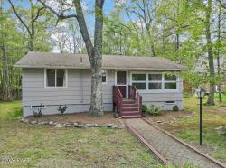 111 Arrowood Drive Dingmans Ferry, PA 18328