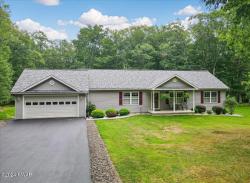 114 Ridgewood Lane Hawley, PA 18428