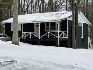 Photo of property at 256 Wynding Way