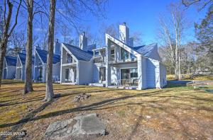 Photo of property at 134 Laurel Hill Drive 101