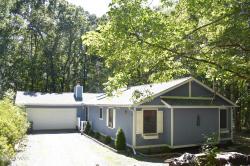 105 Lakeview Terrace Lords Valley, PA 18428