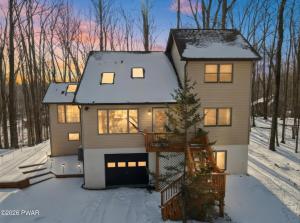 Photo of property at 7 / 4172 Cherokee Court