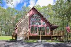 1326 Deer Run Bushkill, PA 18324