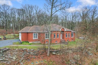 212 Rodeo Drive Lords Valley, PA 18428