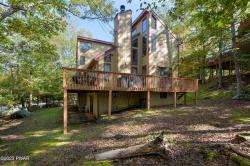 143 Oxford Street Bushkill, PA 18324