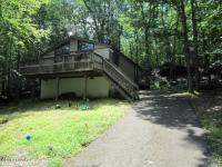 122 Liberty Ln, Lackawaxen, PA 18435