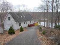 104 Sunny Ct, Lackawaxen, PA 18435