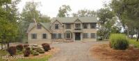 140 Hillside Dr, Greentown, PA 18426