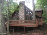 105 Laurel Hill Dr, Greentown, PA 18426