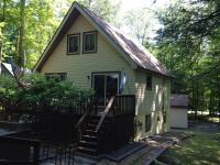 4 Lakeview Dr, Lake Ariel, PA 18436
