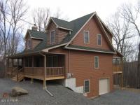 107 Log Cabin Dr, Lackawaxen, PA 18435