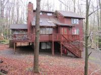 607 Lakeview Dr, Lake Ariel, PA 18436