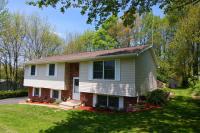 104 Hollow Dr, Roaring Brook Township, PA 18444