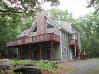 137 Candlewick Way, Lackawaxen, PA 18435